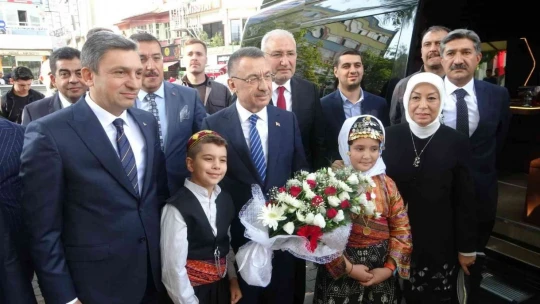 Fuat Oktay, döner kesti