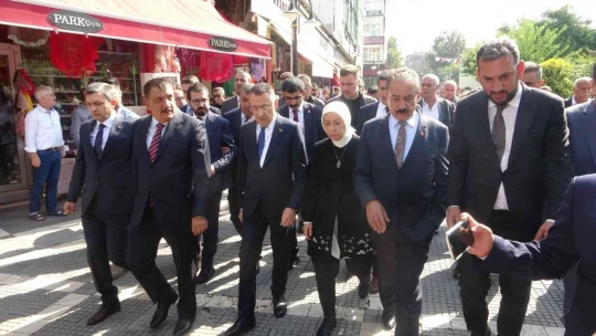 Fuat Oktay, döner kesti