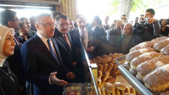 Fuat Oktay, döner kesti