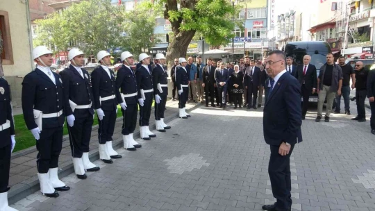 Fuat Oktay, döner kesti