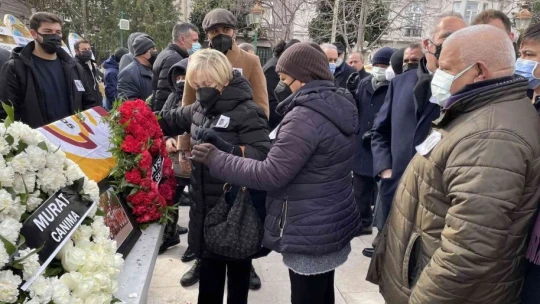 Galatasaray'ın eski başkanı Selahattin Beyazıt son yolculuğuna uğurlandı
