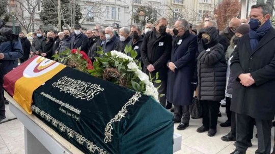 Galatasaray'ın eski başkanı Selahattin Beyazıt son yolculuğuna uğurlandı