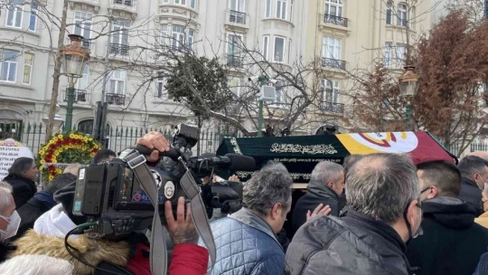Galatasaray'ın eski başkanı Selahattin Beyazıt son yolculuğuna uğurlandı