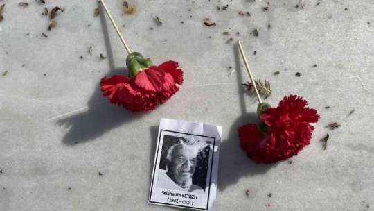 Galatasaray'ın eski başkanı Selahattin Beyazıt son yolculuğuna uğurlandı