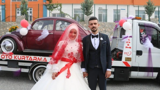 Gelinin vosvos isteğini kırmak istemeyen damattan ilginç çözüm