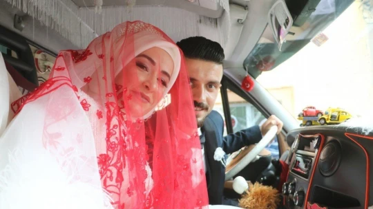 Gelinin vosvos isteğini kırmak istemeyen damattan ilginç çözüm