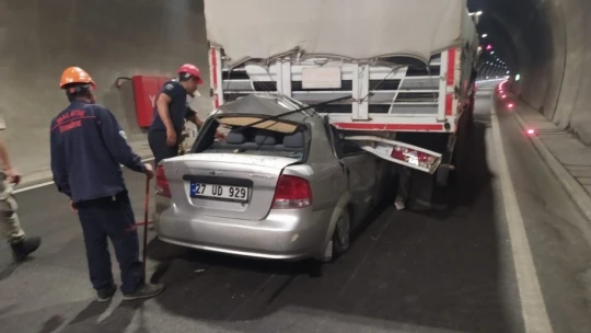 Genç öğretmen kazada hayatını kaybetti