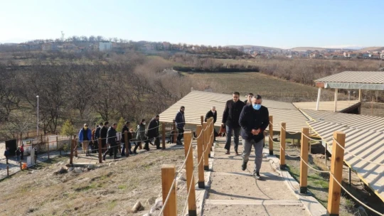 Genç Tarihçiler Topluluğu Arslantepe'yi inceledi