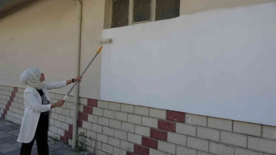 Gençler yazıyor muhtar siliyor