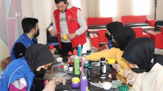 Gençleri sosyal medya bağımlılığına karşı koruma çabası