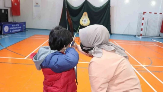 Gençleri sosyal medya bağımlılığına karşı koruma çabası