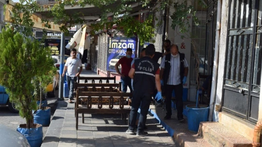 Gençlerin küfürleşmesi kanlı bitti