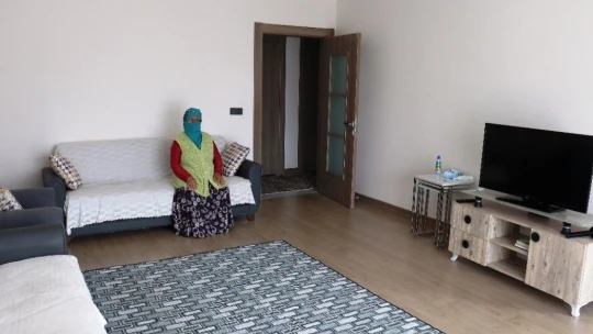 Göl manzaralı deprem konutlarında yaşam başladı