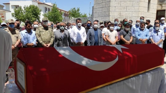 Gölette boğularak ölen Uzman Onbaşı gözyaşları arasında defnedildi