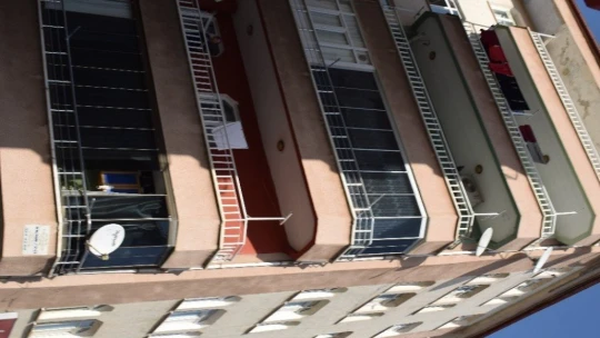 Görme engelli kadın doğalgaz borusuna asılı halde ölü bulundu