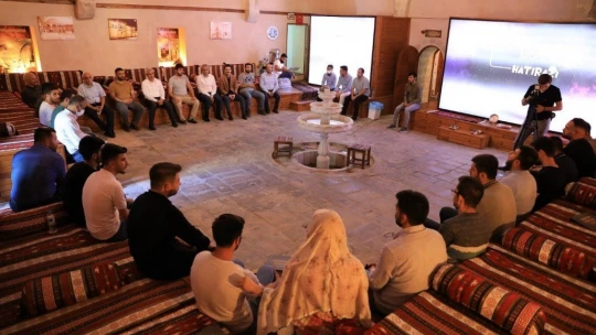 Güder, gençlerle buluştu