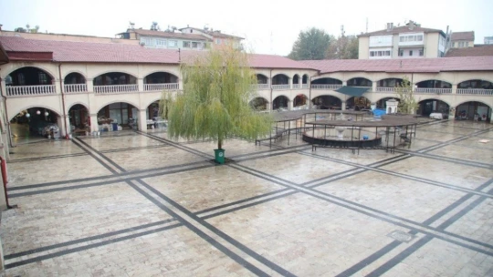 Güder, Şire Pazarı esnafının talebini geri çevirmedi