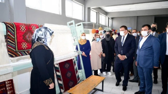 Gürkan'dan girişimci kadın kooperatifine ziyaret