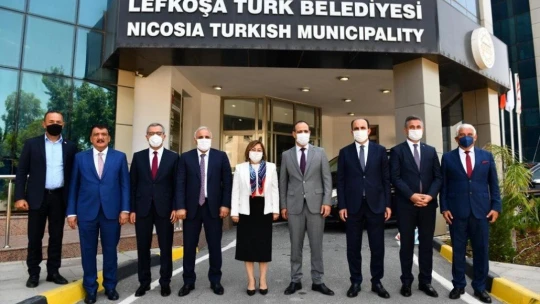 Gürkan, Kıbrıs'ta coşkuyla karşılandı