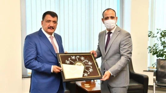 Gürkan, Kıbrıs'ta coşkuyla karşılandı