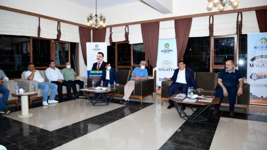 Gürkan, muhtarlarla bir araya geldi