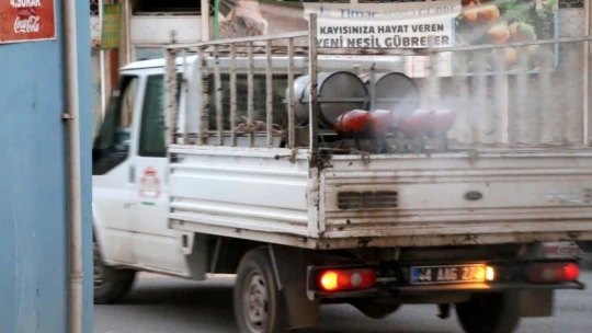 Hekimhan Belediyesi'nden ilaçlama çalışması