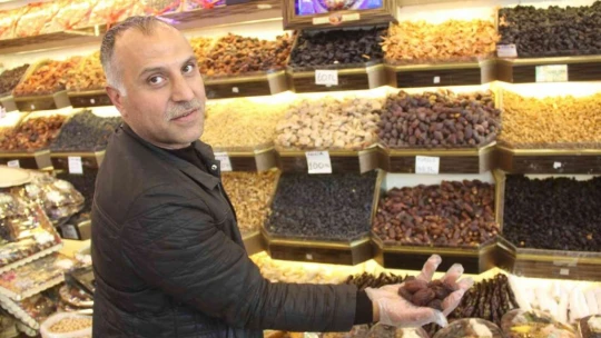 Hurmalar tezgahları renklendirdi