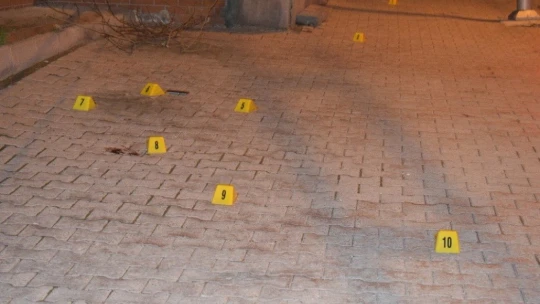 Husumetlisine kurşun yağdırdı