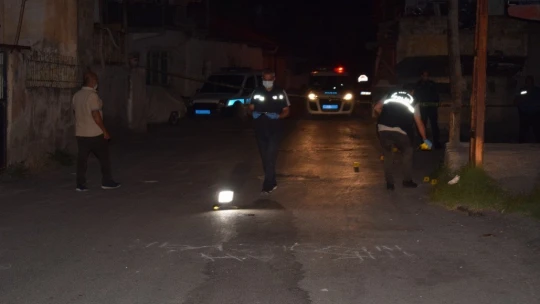 Husumetlisini bacağından vurdu