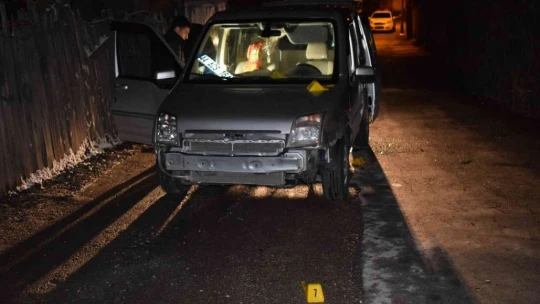 Husumetlisini pompalı tüfekle başından vurdu