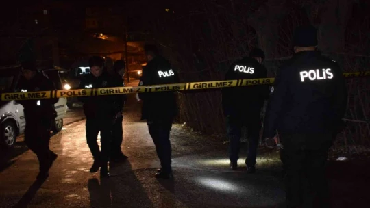 Husumetlisini pompalı tüfekle başından vurdu