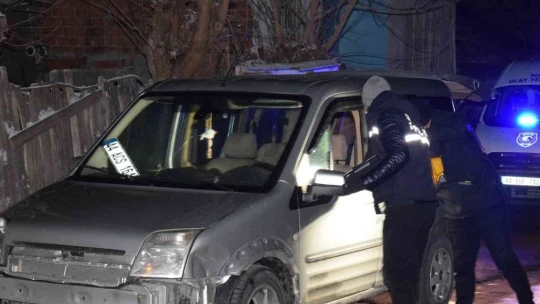 Husumetlisini pompalı tüfekle başından vurdu