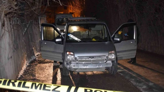 Husumetlisini pompalı tüfekle başından vurdu