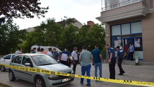 İcraya gitti silahla vuruldu