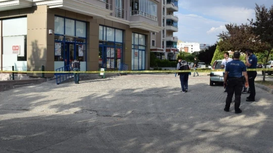 İcraya gitti silahla vuruldu