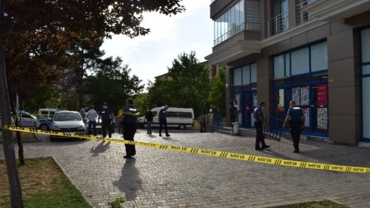 İcraya gitti silahla vuruldu