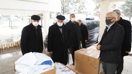 İhtiyaç sahibi çocukların yüzü güldü