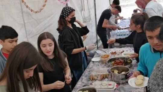 İhtiyaç sahibi öğrenciler yararına sergi