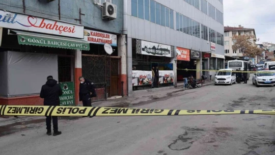 İki grubun silahlı kavgasında kurşunlar havada uçuştu