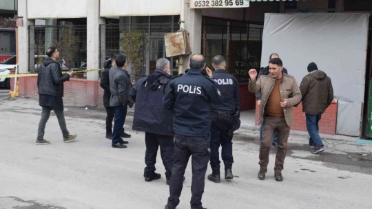 İki grubun silahlı kavgasında kurşunlar havada uçuştu