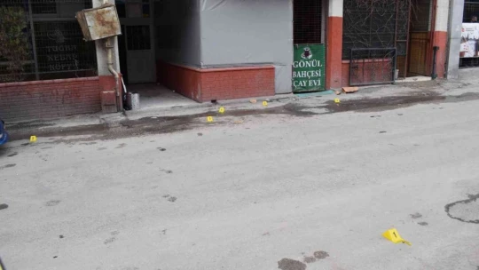 İki grubun silahlı kavgasında kurşunlar havada uçuştu