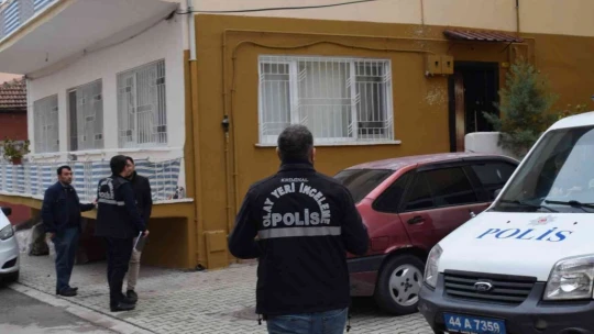 İki katlı ev kurşunların hedefi oldu