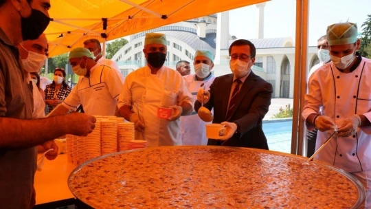 İnönü Üniversitesi'nde Aşure ikramı