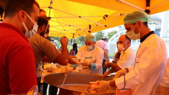 İnönü Üniversitesi'nde Aşure ikramı
