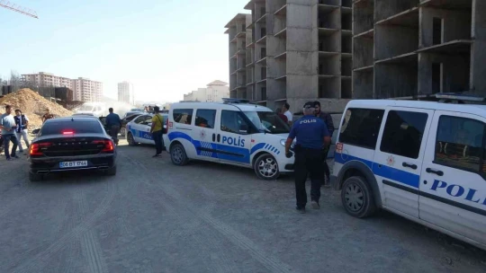 İnşaatta vinç devrildi: 3 ölü, 2 ağır yaralı