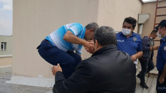 İntihar girişimi Milletvekili Fendoğlu engelledi