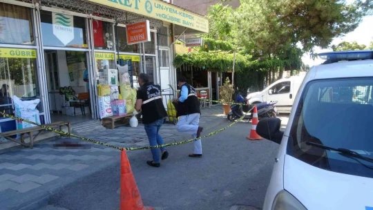 Usulca yaklaşıp bıçakladı
