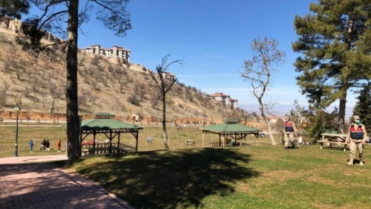 Jandarma ekipleri korona virüse karşı denetimde