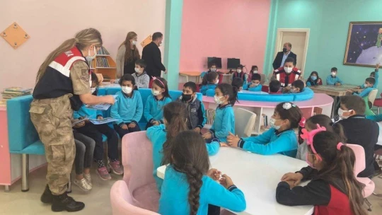 Jandarma her noktada vatandaşla buluşuyor