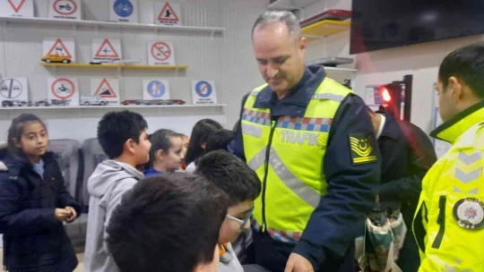 Jandarmadan Malatya'da uygulamalı trafik eğitimi